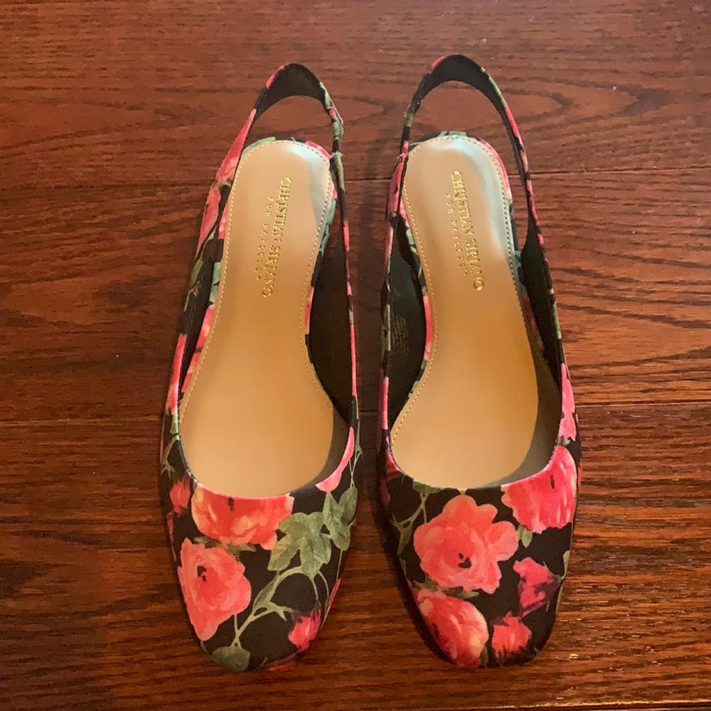 Beautiful Floral Christian Siriano flats.